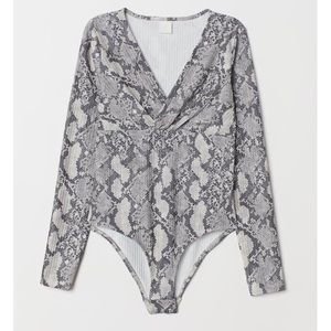 H&M V-neck Bodysuit (New, With Tags)